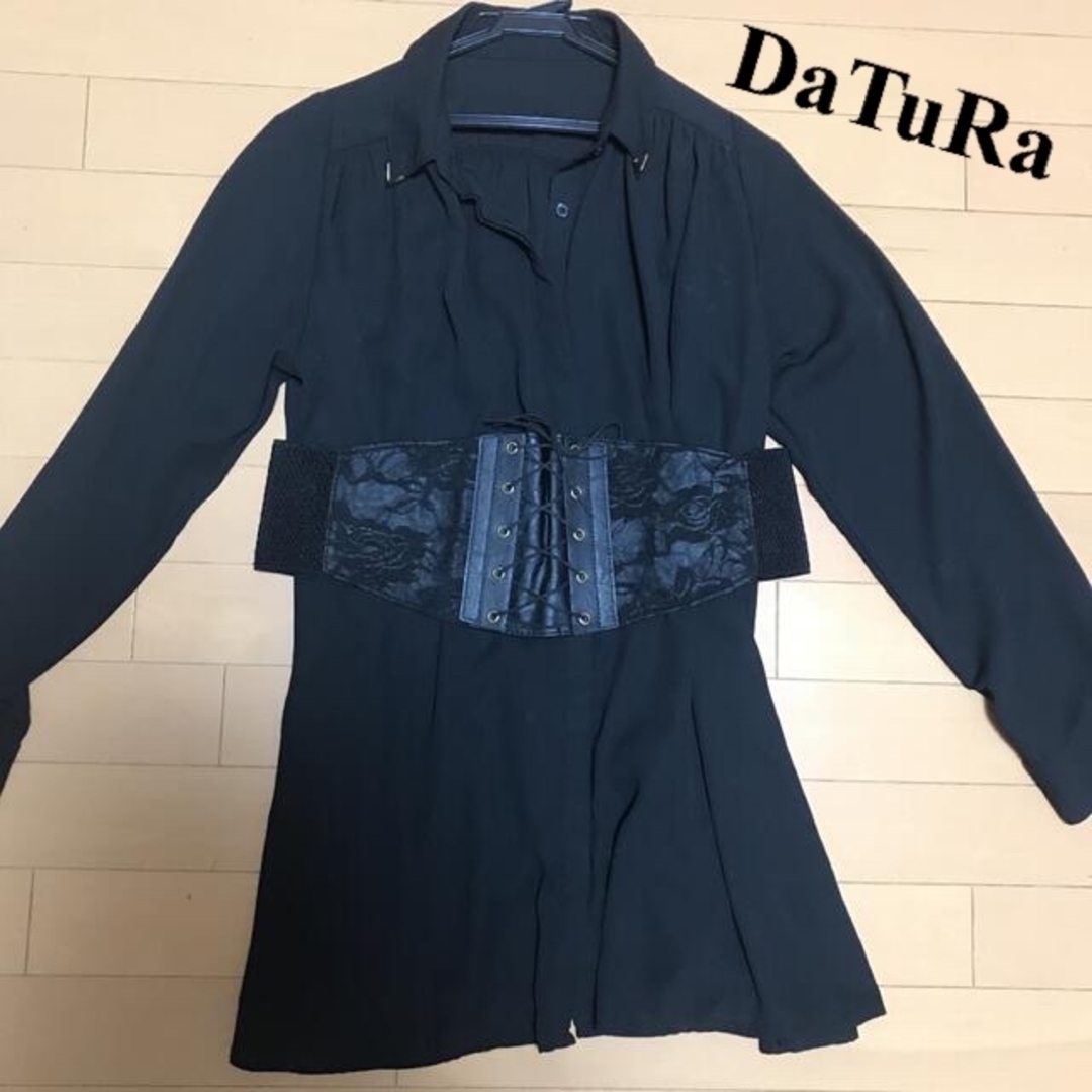 DaTuRa(ダチュラ)のダチュラ DaTuRa ベルト付き シャツワンピース レースアップ 太ベルト レディースのワンピース(ミニワンピース)の商品写真