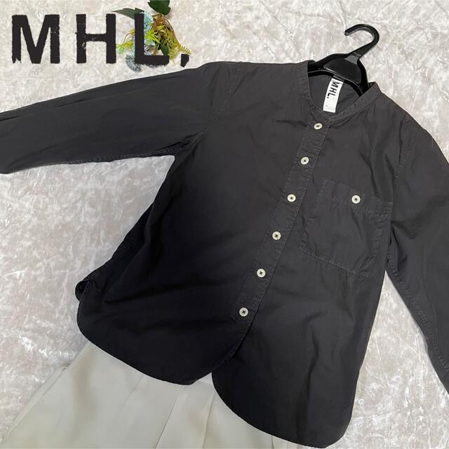 MARGARET HOWELL(マーガレットハウエル)のMHL エムエイチエル　バンドカラーシャツ　コットン　シャツ　ブラック　黒 レディースのトップス(シャツ/ブラウス(長袖/七分))の商品写真