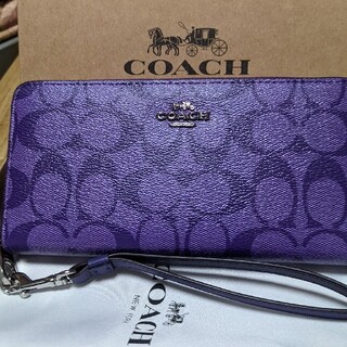 コーチ(COACH)のCOACH  最新作長財布ラウンドファスナーシグネチャー　紫(財布)