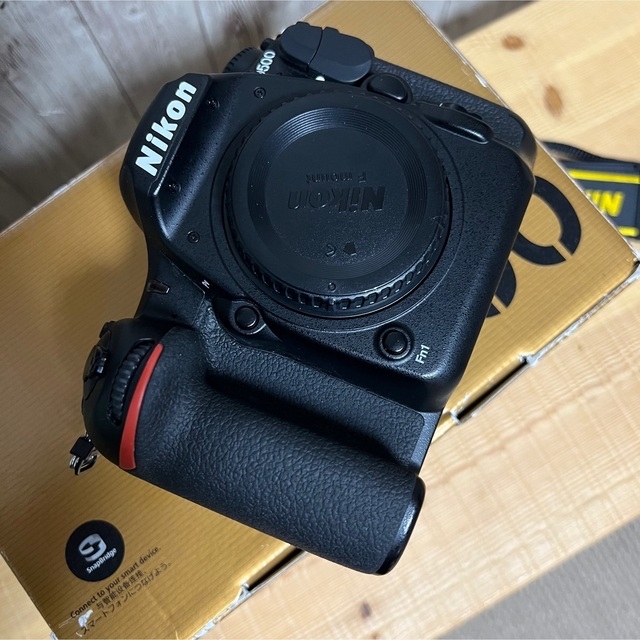 Nikon(ニコン)のニコン　Nikon D500 美品・ショット数17,500 スマホ/家電/カメラのカメラ(デジタル一眼)の商品写真