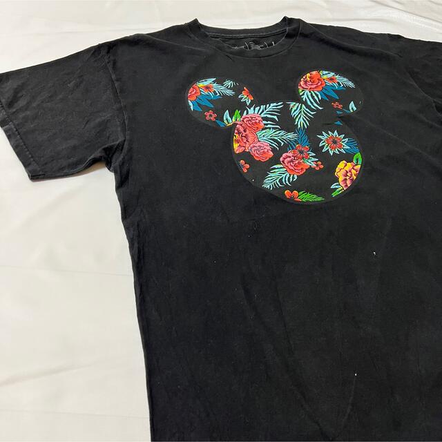 Disney(ディズニー)のDisney ディズニー 半袖Tシャツ ブラック ミッキー 花柄 古着 Lサイズ メンズのトップス(Tシャツ/カットソー(半袖/袖なし))の商品写真