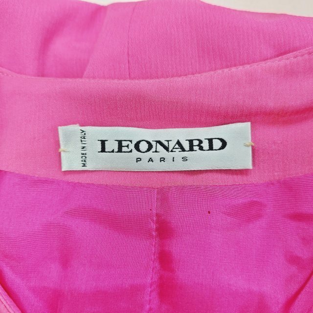 LEONARD(レオナール)のレオナール PARIS 最高級 シルク100％ ノーカラージャケット ブレザー レディースのジャケット/アウター(ノーカラージャケット)の商品写真