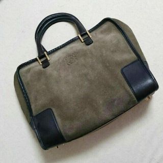 ロエベ(LOEWE)の大人気カラー ロエベ アマソナ32 カーキ 正規品(ハンドバッグ)