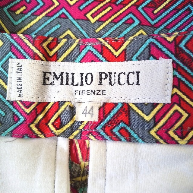 EMILIO PUCCI(エミリオプッチ)のエミリオプッチ◎ハーフパンツ(M相当)モダン総柄 イタリア製 お洒落派手 レディースのパンツ(ハーフパンツ)の商品写真