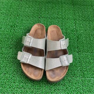 ビルケンシュトック(BIRKENSTOCK)のBIRKENSTOCK ビルケンシュトック アリゾナ サンダル　37(サンダル)