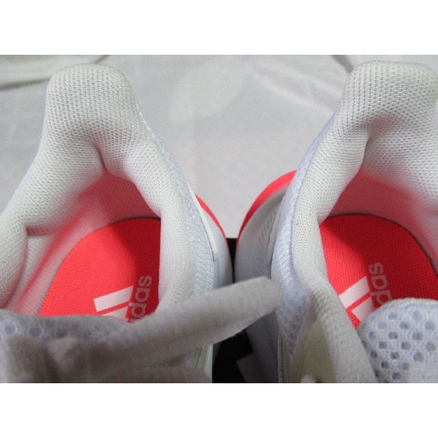 【こば様専用】adidas　レディース　スニーカー　白　23ｃｍ レディースの靴/シューズ(スニーカー)の商品写真