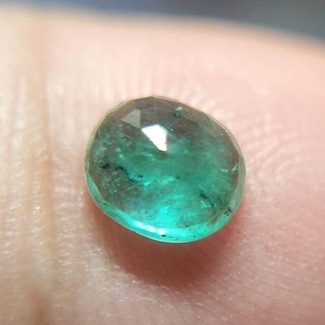 天然エメラルド ルース 0.9ct± 1