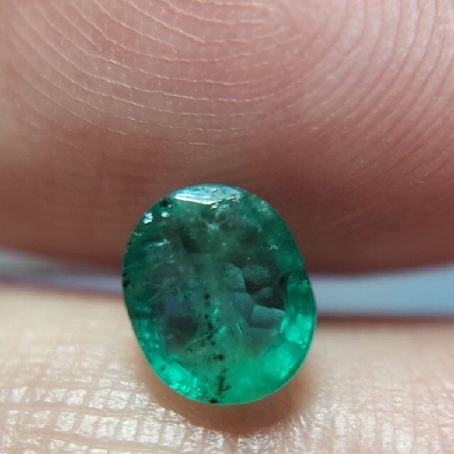 天然エメラルド ルース 0.9ct± 2