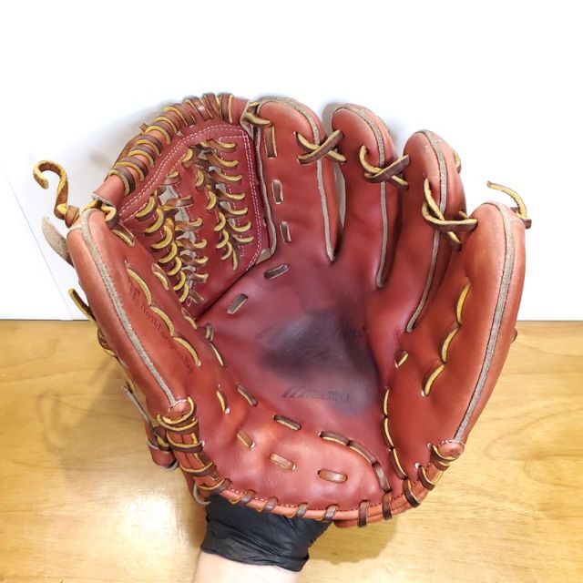 ミズノプロ 井端弘和 プロ支給 型抜群 即戦力 硬式 内野手用グローブ ミズノプロ 井端弘和 プロ支給 型抜群 即戦力 硬式 内野手用グローブ