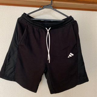 アディダス(adidas)のアディダス　ハイブリッドショートパンツ　Oサイズ(ショートパンツ)