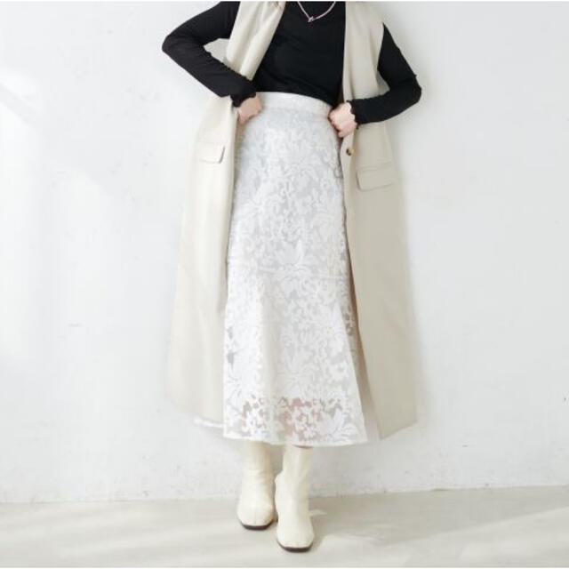 natural couture(ナチュラルクチュール)のオリエンタル刺繍スカート レディースのスカート(ロングスカート)の商品写真