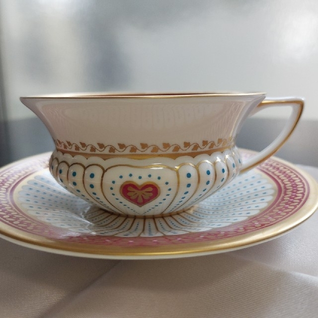 WEDGWOOD クィーンオブハート ティーカップ&ソーサー 2022特集 3800円