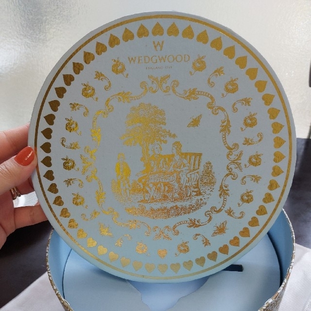 WEDGWOOD(ウェッジウッド)のWEDGWOOD  クィーンオブハート　ティーカップ&ソーサー インテリア/住まい/日用品のキッチン/食器(グラス/カップ)の商品写真