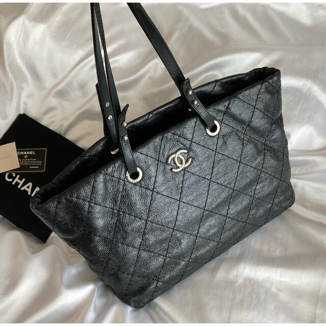 美品♡シャネル　CHANEL オンザロード　ショルダーバッグ