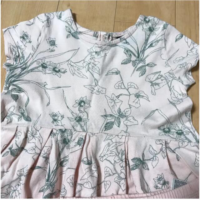 babyGAP(ベビーギャップ)のbaby GAPの花柄ワンピース　95 キッズ/ベビー/マタニティのキッズ服女の子用(90cm~)(ワンピース)の商品写真