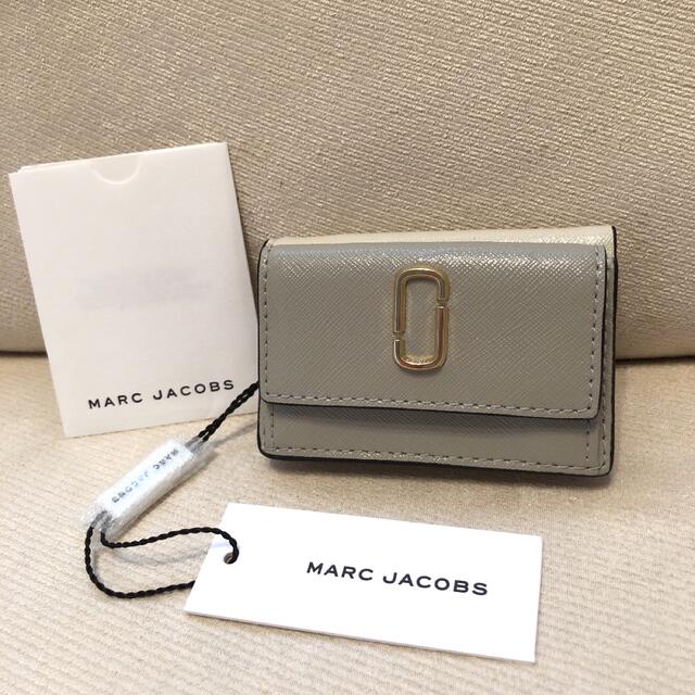 MARC JACOBS(マークジェイコブス)の新品★マークジェイコブス 定価17,600円 スナップショット三つ折り財布 レディースのファッション小物(財布)の商品写真