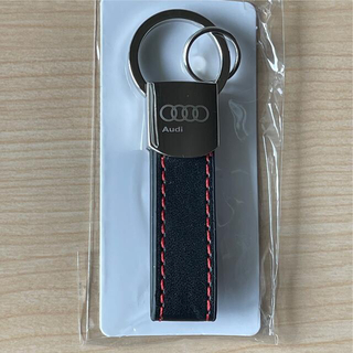 アウディ(AUDI)のアウディ純正 キーリング キーホルダー 新品(車内アクセサリ)