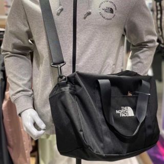 ザノースフェイス(THE NORTH FACE)の新品未使用　韓国正規品　ノースフェイス　ボストンバッグ　カーゴバッグ　2way(ボストンバッグ)