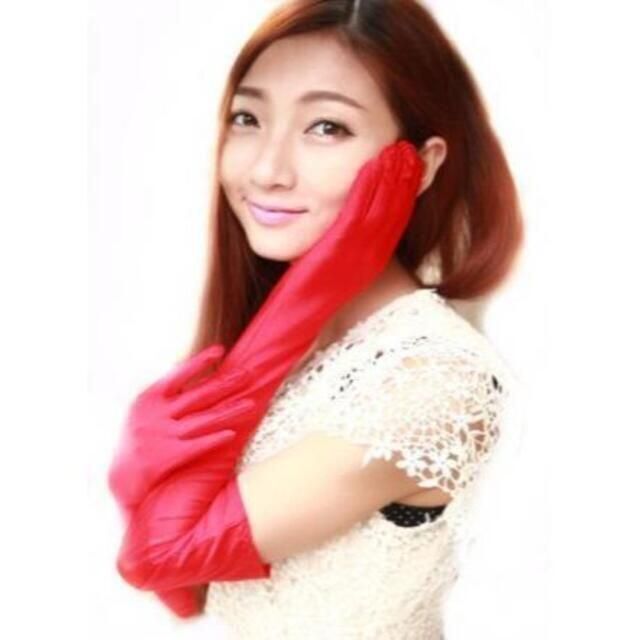 ウェディンググローブ ロング 手袋 55cm ストレッチ サテン 赤 レッド レディースのファッション小物(手袋)の商品写真