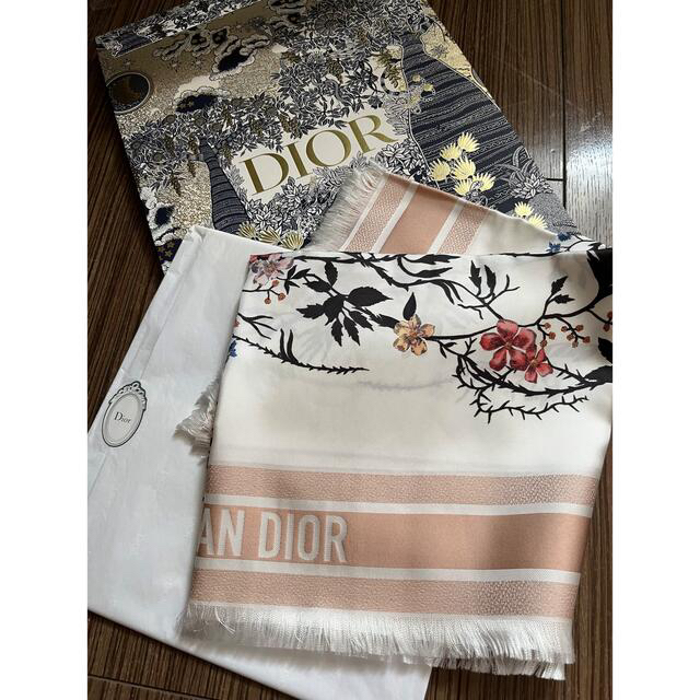 Dior(ディオール)の【新品・未使用】ディオール　スカーフ レディースのファッション小物(バンダナ/スカーフ)の商品写真