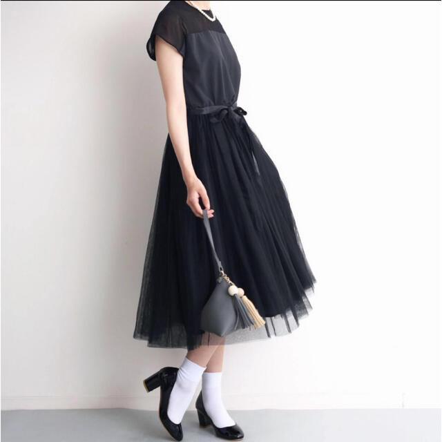 merlot(メルロー)のドレス merlot plus デコルテシースルー　チュールスカート　ワンピース レディースのフォーマル/ドレス(ミディアムドレス)の商品写真