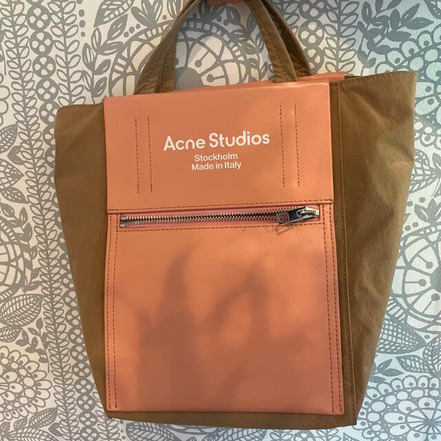 Acne Studios(アクネストゥディオズ)のAcne Studios アクネバッグ　　ストラップ付き レディースのバッグ(トートバッグ)の商品写真