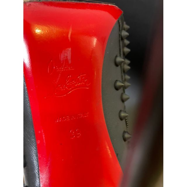 Christian Louboutin(クリスチャンルブタン)の美品⭐︎クリスチャンルブタン　ハイヒールスタッズ付きショートブーツ　ブラック レディースの靴/シューズ(ブーティ)の商品写真