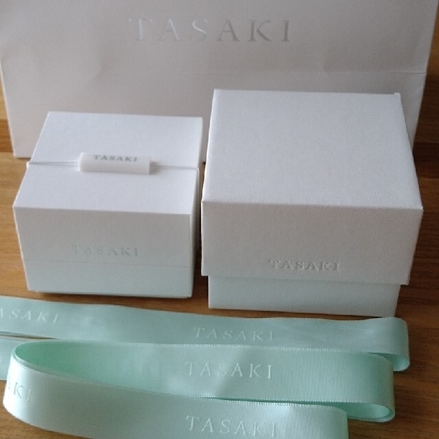 TASAKI(タサキ)の【TASAKI】箱　ショッパー　袋　リボン　ジュエリーケース　リング購入時付属品 レディースのバッグ(ショップ袋)の商品写真