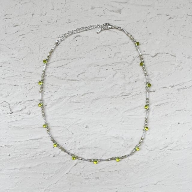 ドロップビーズネックレス(yellow green) ハンドメイドのアクセサリー(ネックレス)の商品写真