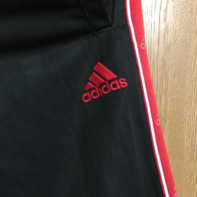 adidas(アディダス)のアディダス  150センチ　パンツ キッズ/ベビー/マタニティのキッズ服男の子用(90cm~)(パンツ/スパッツ)の商品写真