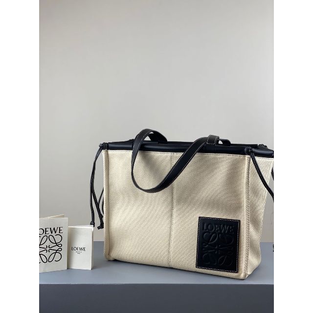 ○日本正規品○ LOEWE - 未使用 LOEWE ロエベ クッショントート