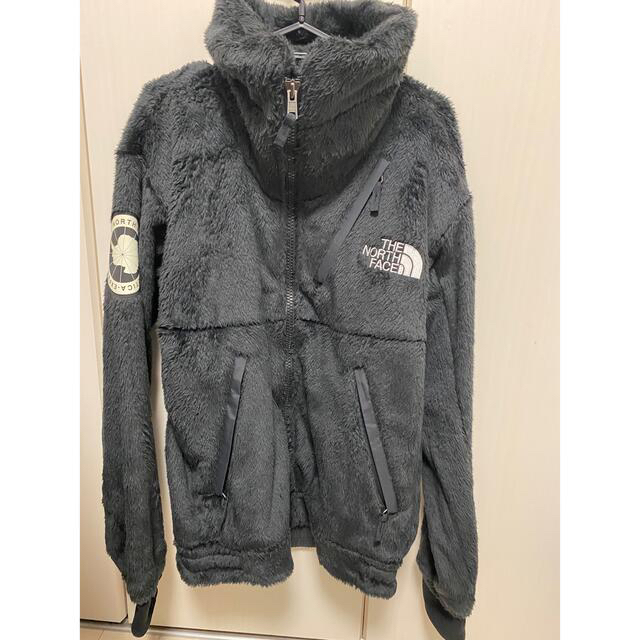 NA61651カラーアンタークティカバーサロフトジャケット　黒赤　Lサイズ　TNF