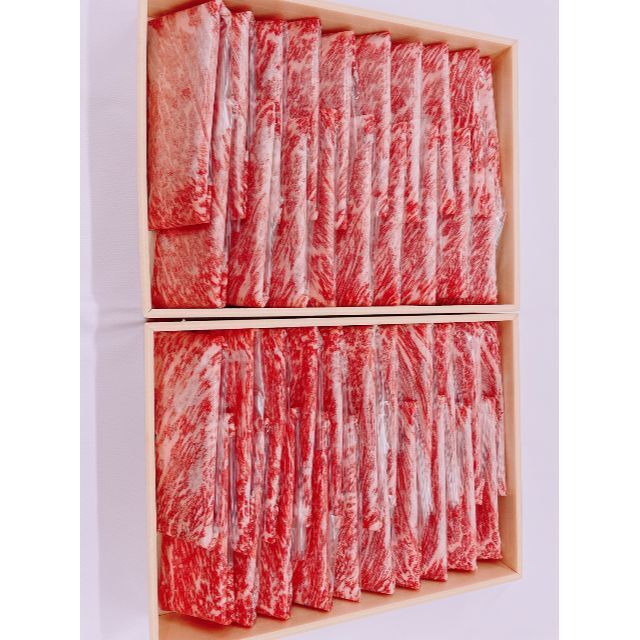 【黒毛和牛1kg】九州産A5・送料無料　牛肉　ご贈答　すき焼き　しゃぶしゃぶ 食品/飲料/酒の食品(肉)の商品写真