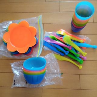イケア(IKEA)のイケア　子供　6色プラスチック　食器(プレート/茶碗)