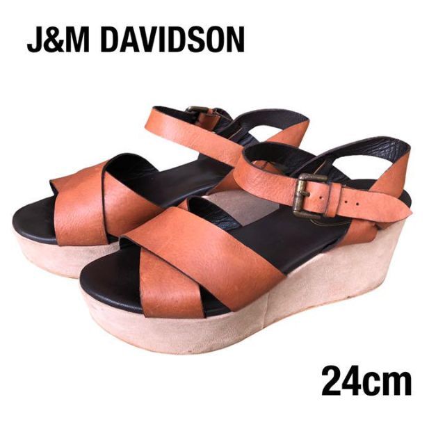 J&M DAVIDSON(ジェイアンドエムデヴィッドソン)のJ&M DAVIDSONウェッジソールサンダル　ジェイアンドエムデヴィッドソン レディースの靴/シューズ(サンダル)の商品写真