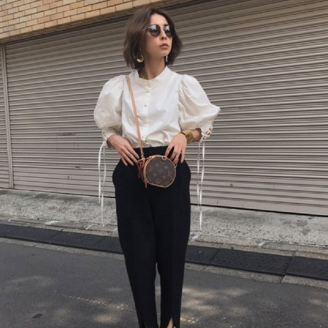 【ひろえ様専用】Ameriアメリ LACE UP SLEEVE BLOUSE