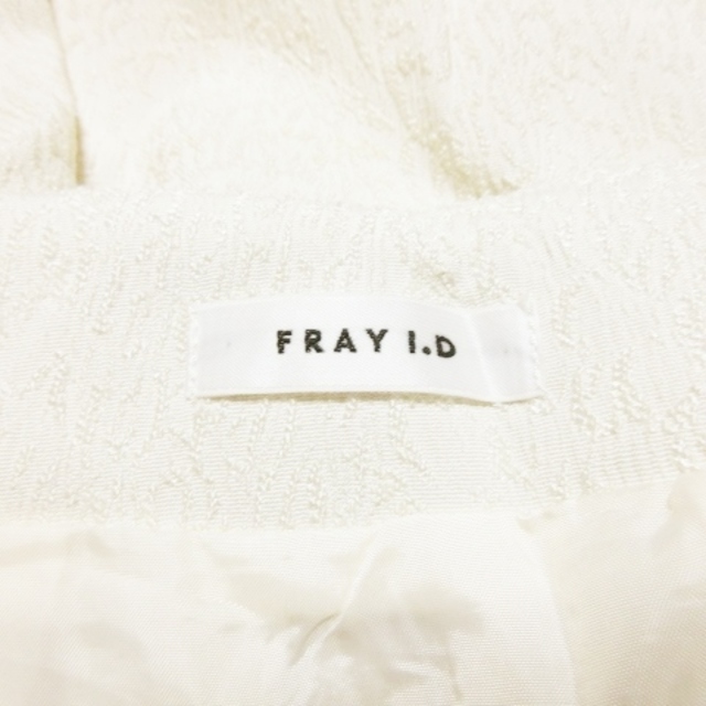 FRAY I.D(フレイアイディー)のフレイアイディー FRAY I.D スカート フレア ミニ タック 光沢 0 白 レディースのスカート(ミニスカート)の商品写真