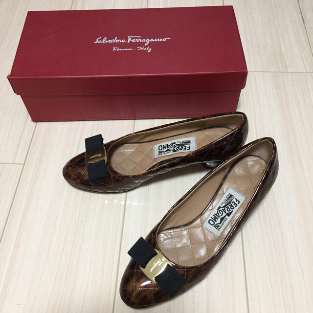 レディースFerragamo フェラガモ べっこう パンプス