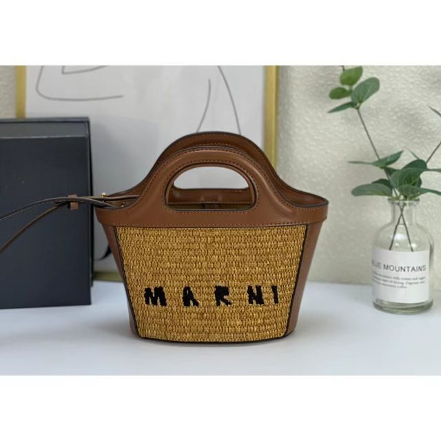 Marni 編む ショルダーバッグ