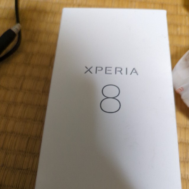 Xperia8スマートフォン本体