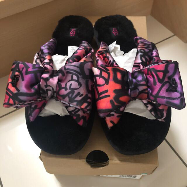 UGG LUSHETTE POP GRAFFITI PUFFER サンダル 完売