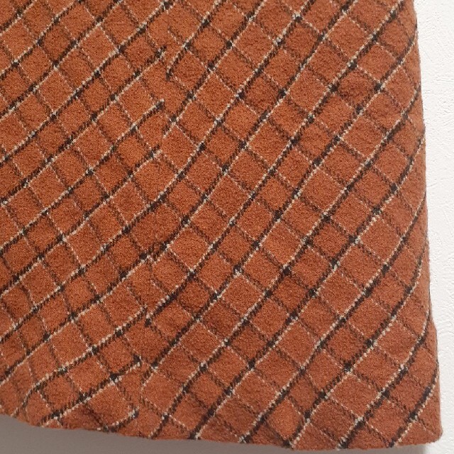 中古品　オレンジ?ブラウン?茶系色　チェック柄　模様　裏地付き　ロングスカート レディースのスカート(ロングスカート)の商品写真