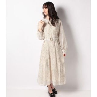 テチチ(Techichi)の新品✨Techichi♡シフォン花柄プリーツワンピース(ロングワンピース/マキシワンピース)