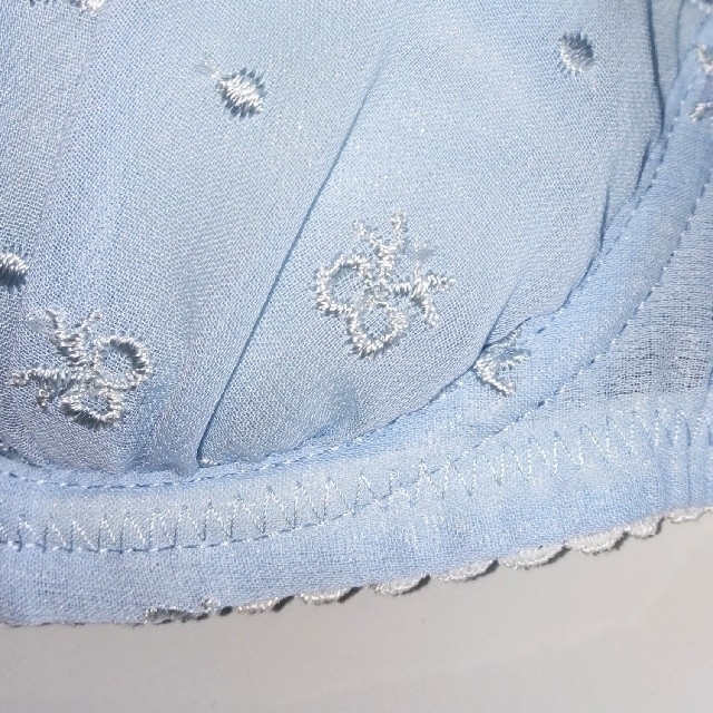 ブラジャー  A75 水色 リボン刺繍🎀 レディースの下着/アンダーウェア(ブラ)の商品写真