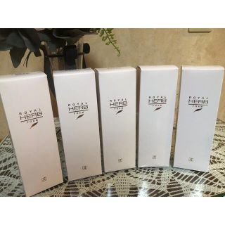ロイヤル 洗顔料の通販 100点以上 | roialのコスメ/美容を買うならラクマ