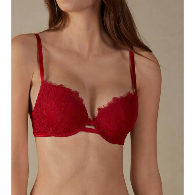 intimissimi インティミッシミ ブラ＆ショーツ2枚セット 赤 レディースの下着/アンダーウェア(ブラ&ショーツセット)の商品写真