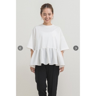 ♡yori♡ヘムフリルワイドTee、ホワイト、新品未使用(Tシャツ(半袖/袖なし))