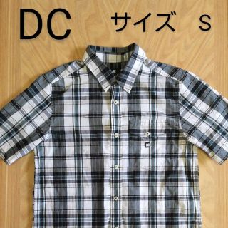 ディーシーシューズ(DC SHOES)のDC　シューズ　チェック シャツ　半袖シャツ　Sサイズ(シャツ)