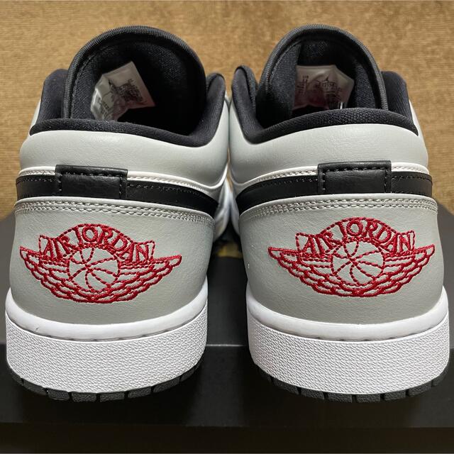 NIKE(ナイキ)の【希少カラー】AIR JORDAN 1 LOW ライトスモークグレー 30cm メンズの靴/シューズ(スニーカー)の商品写真