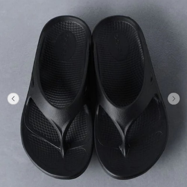 OOFOS(ウーフォス)のOOFOS ブラック 24 レディースの靴/シューズ(サンダル)の商品写真